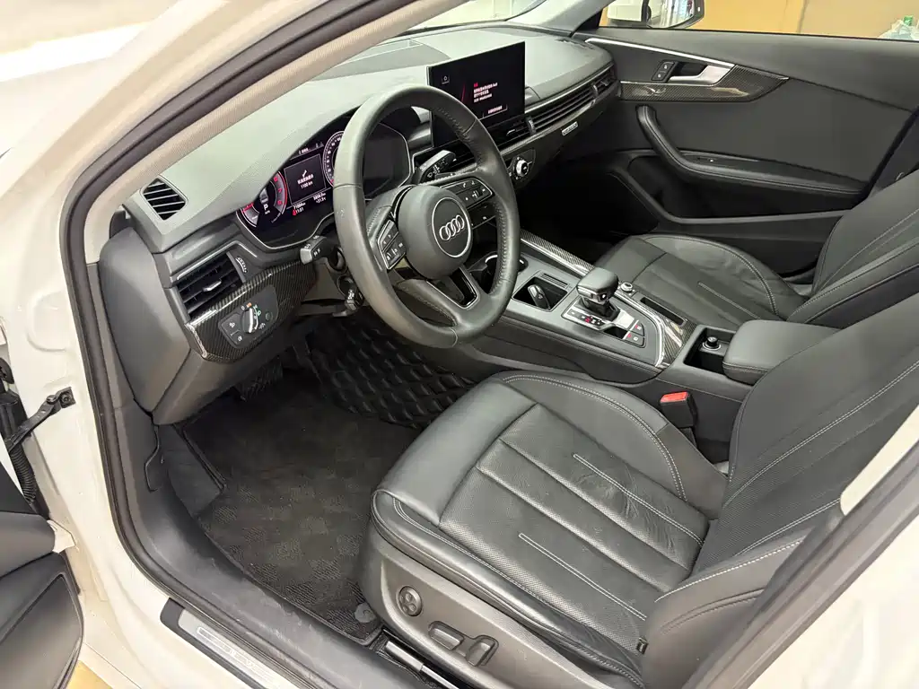 Audi A4L 2020
