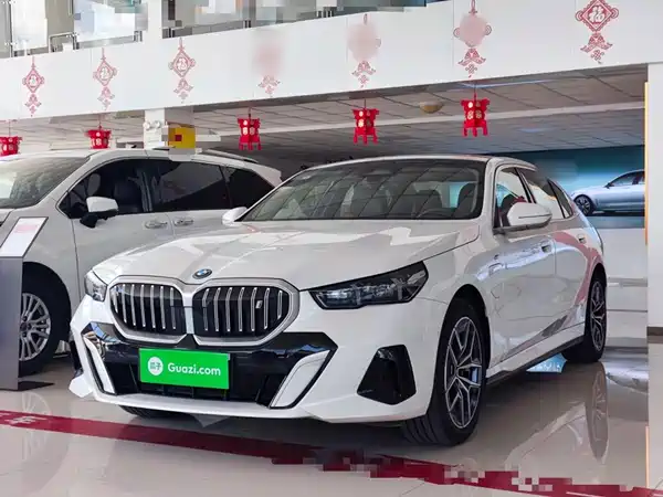 BMW i5 2025