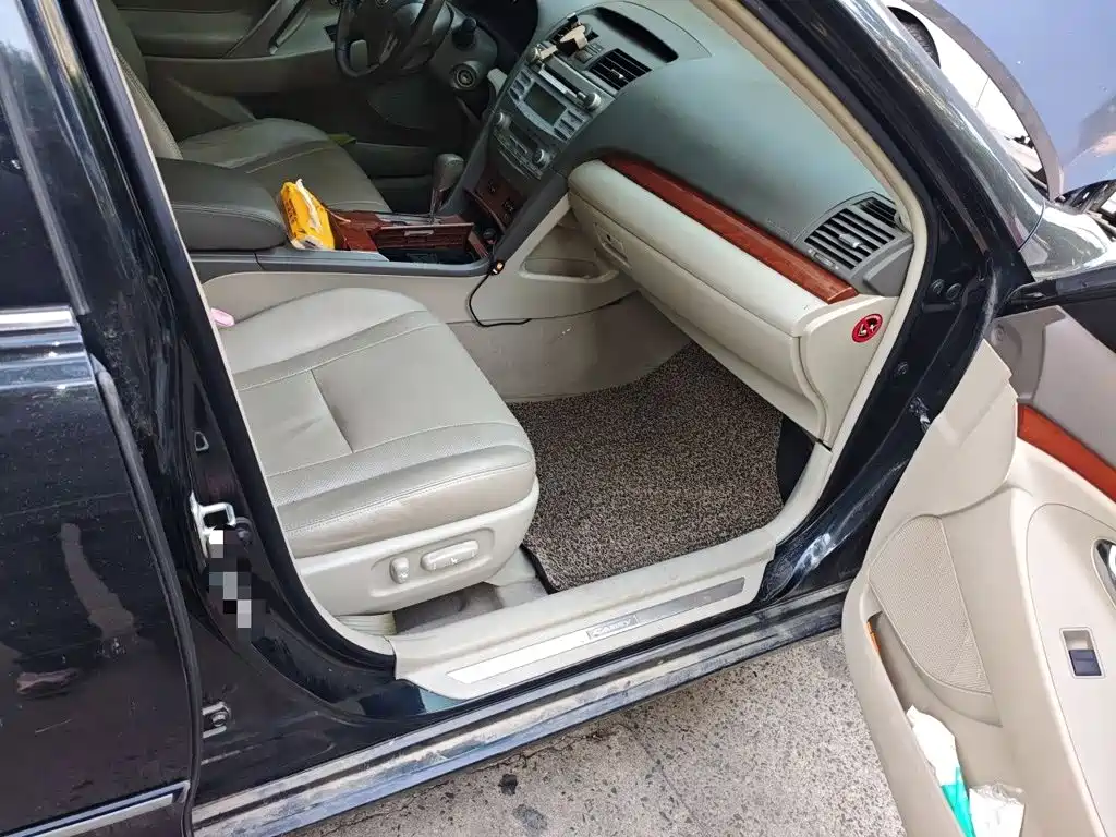Toyota Camry 2016 — фото 19