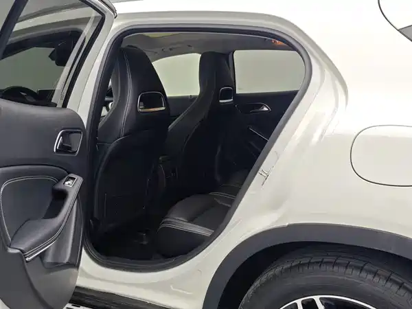 Mercedes-Benz GLA 2016