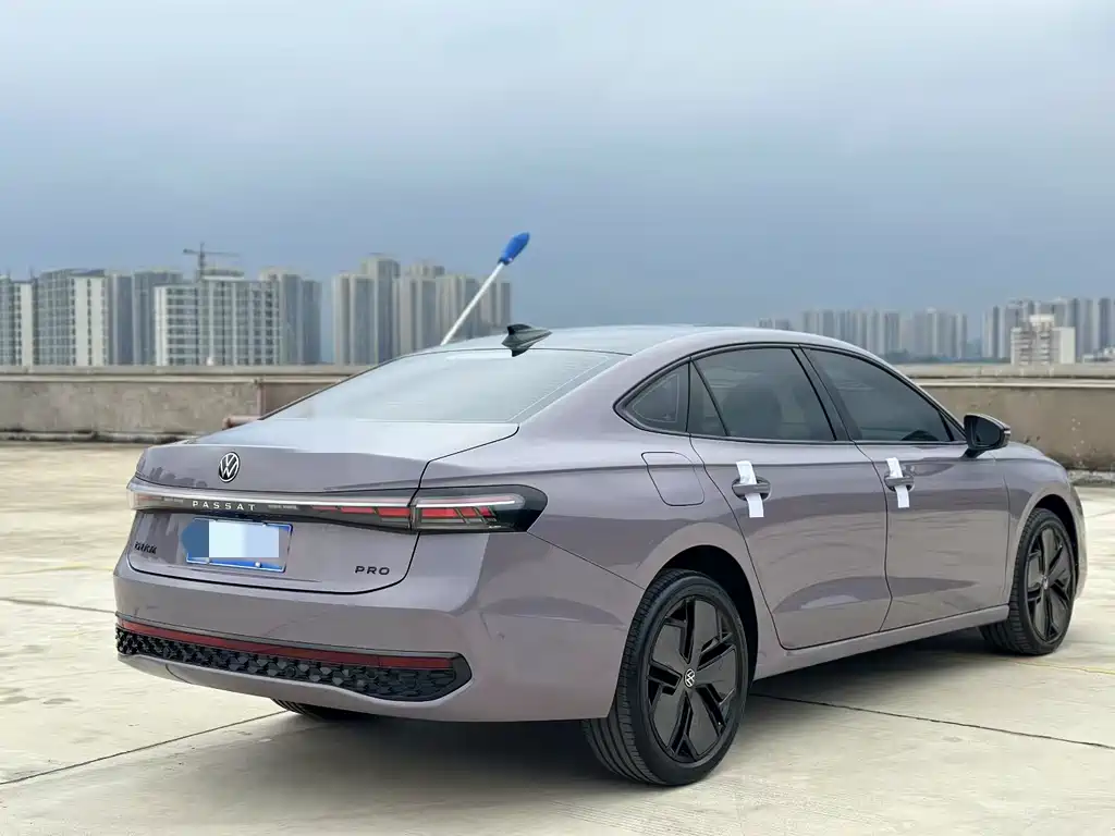 Volkswagen Passat 2025