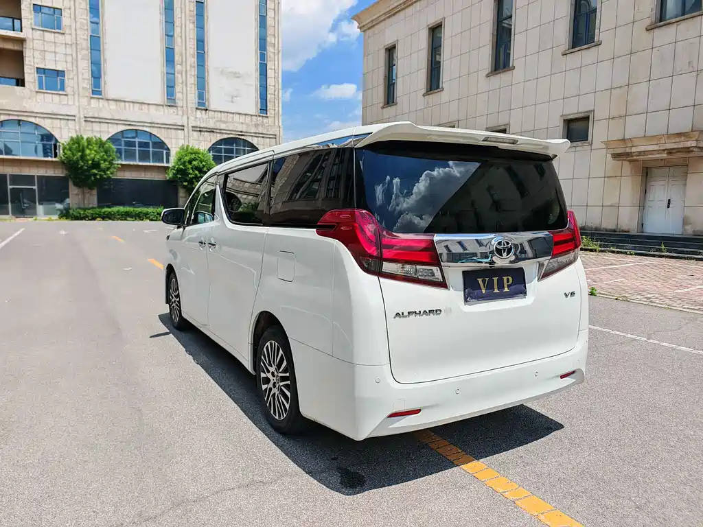 Toyota Alphard 2016 — фото 16