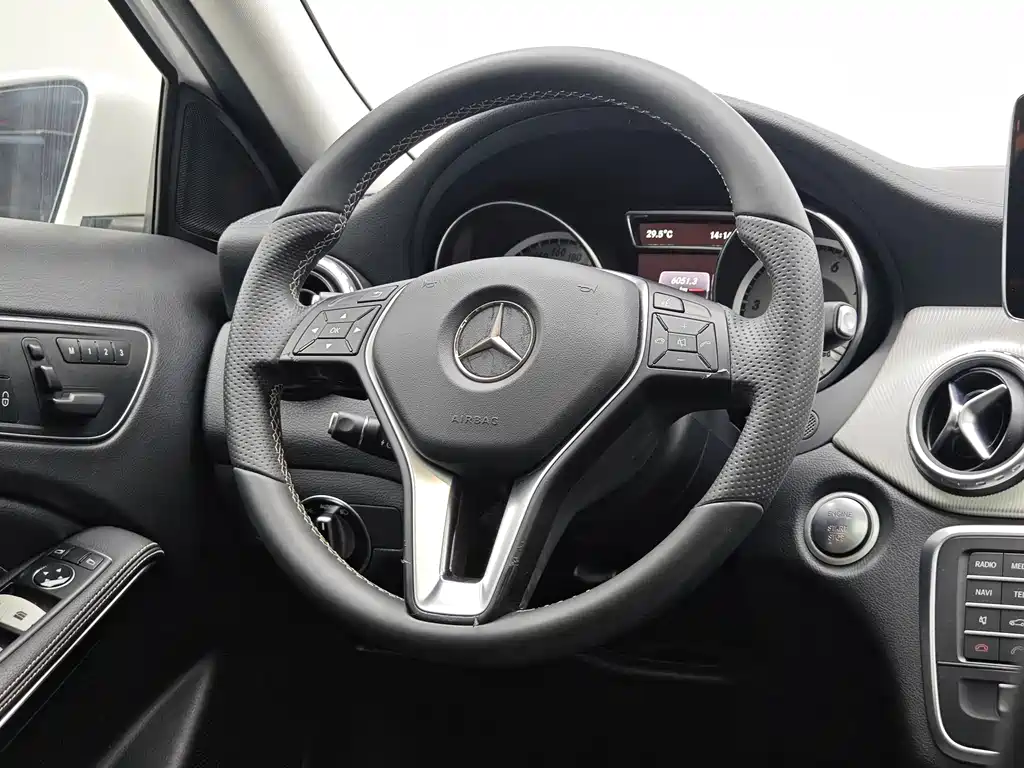 Mercedes-Benz GLA 2016 — фото 7