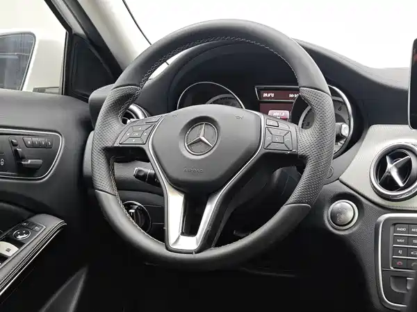 Mercedes-Benz GLA 2016