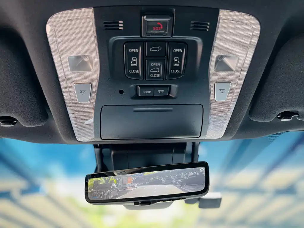 Toyota Alphard 2021 — фото 22