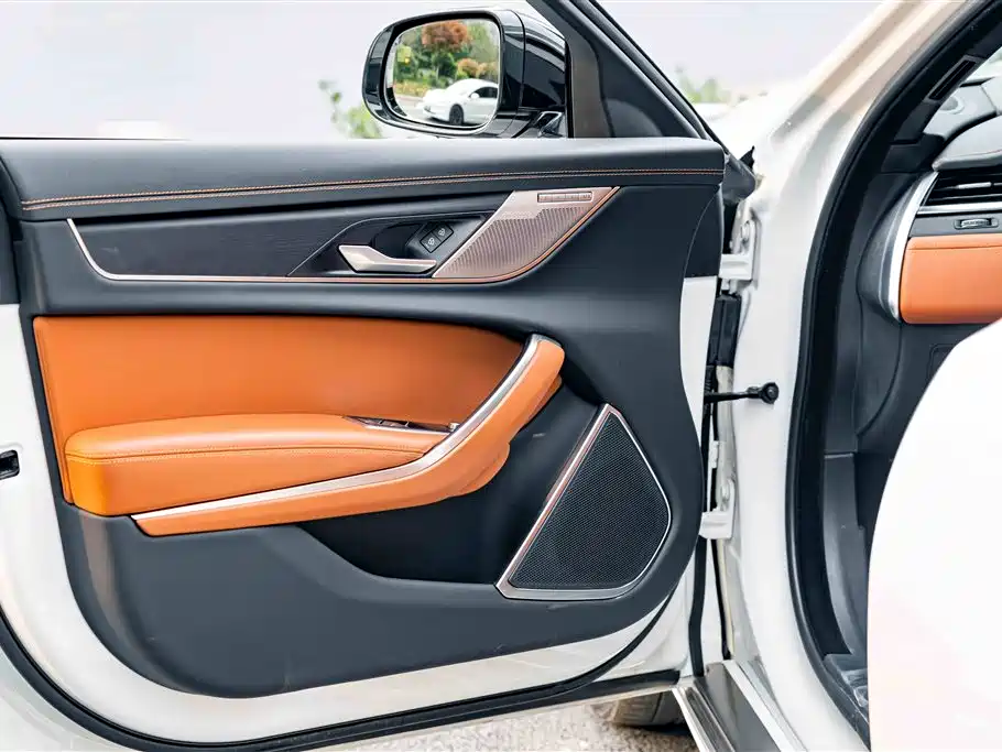 Jaguar XFL 2024 — фото 17