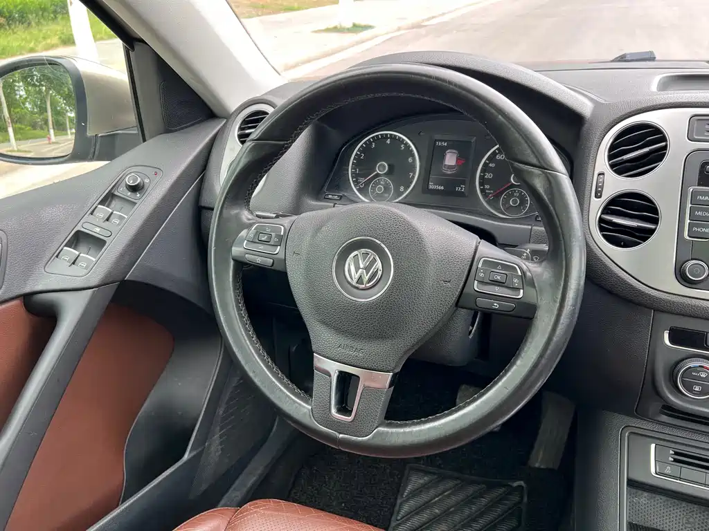 Volkswagen Tiguan 2015 — фото 14
