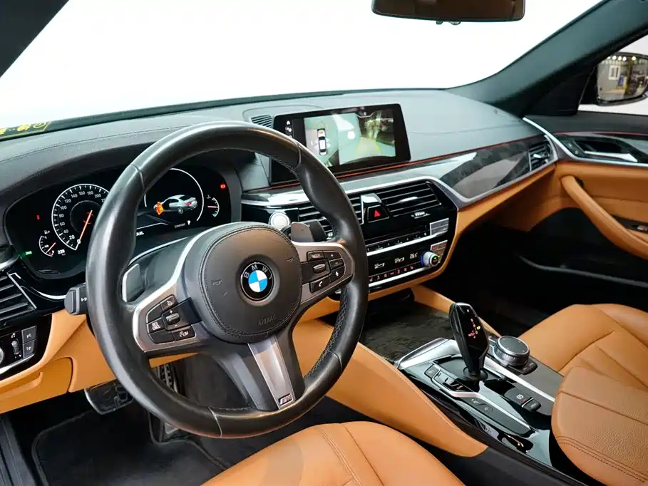 BMW 5 Series 2019 — фото 2