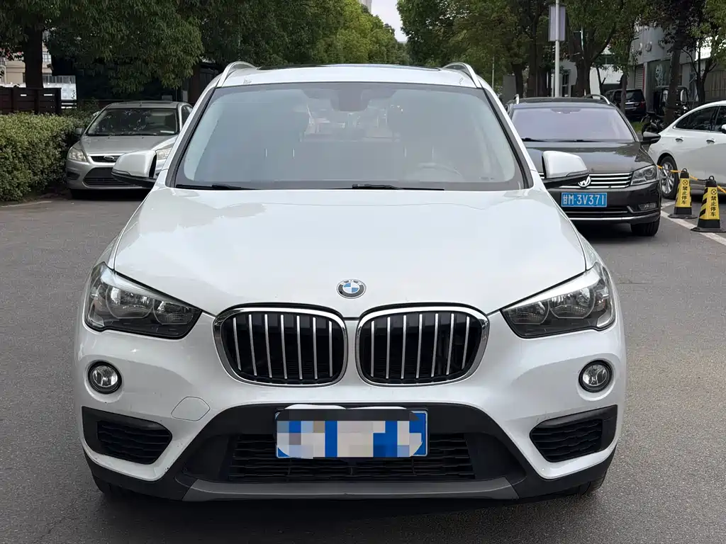 BMW X1 2017 — фото 1