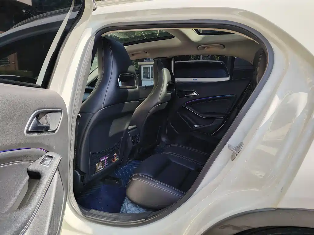 Mercedes-Benz GLA 2015 — фото 10