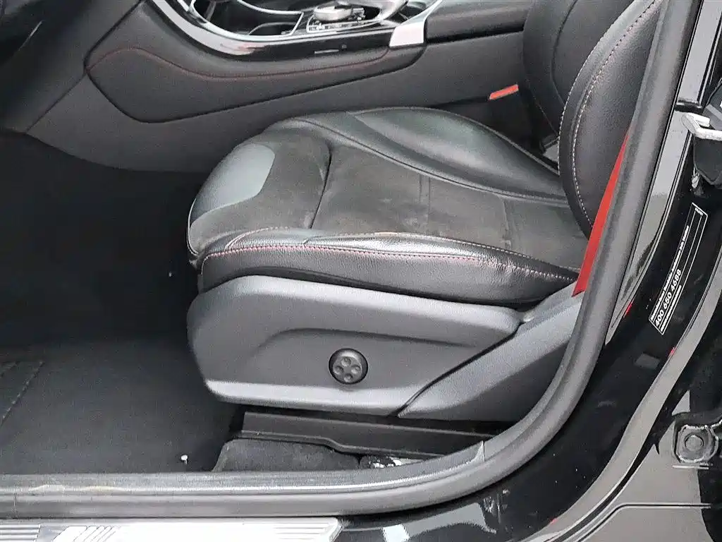 Mercedes-Benz GLC AMG 2017 — фото 20
