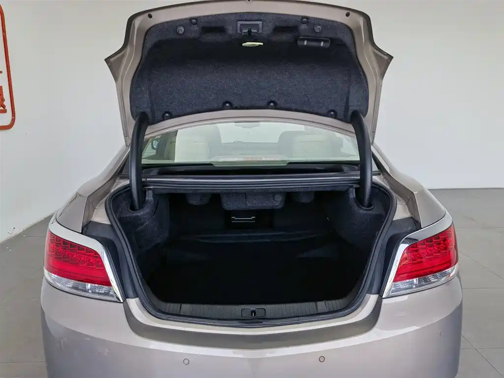 Buick LaCrosse 2012 — фото 16