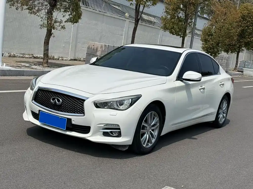 Infiniti Q50 2014 — фото 1