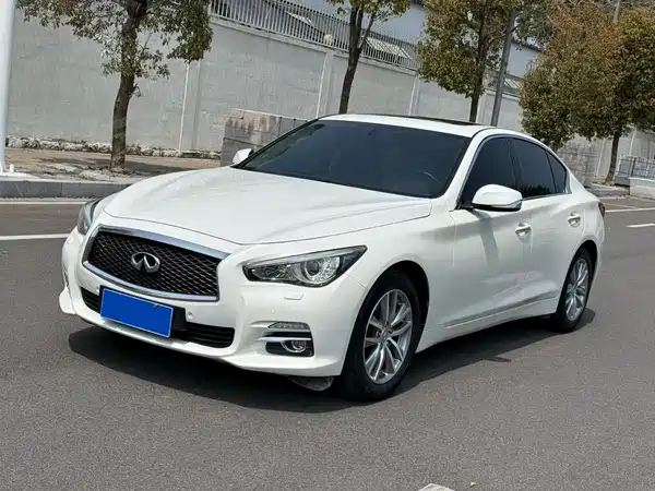 Infiniti Q50 2014