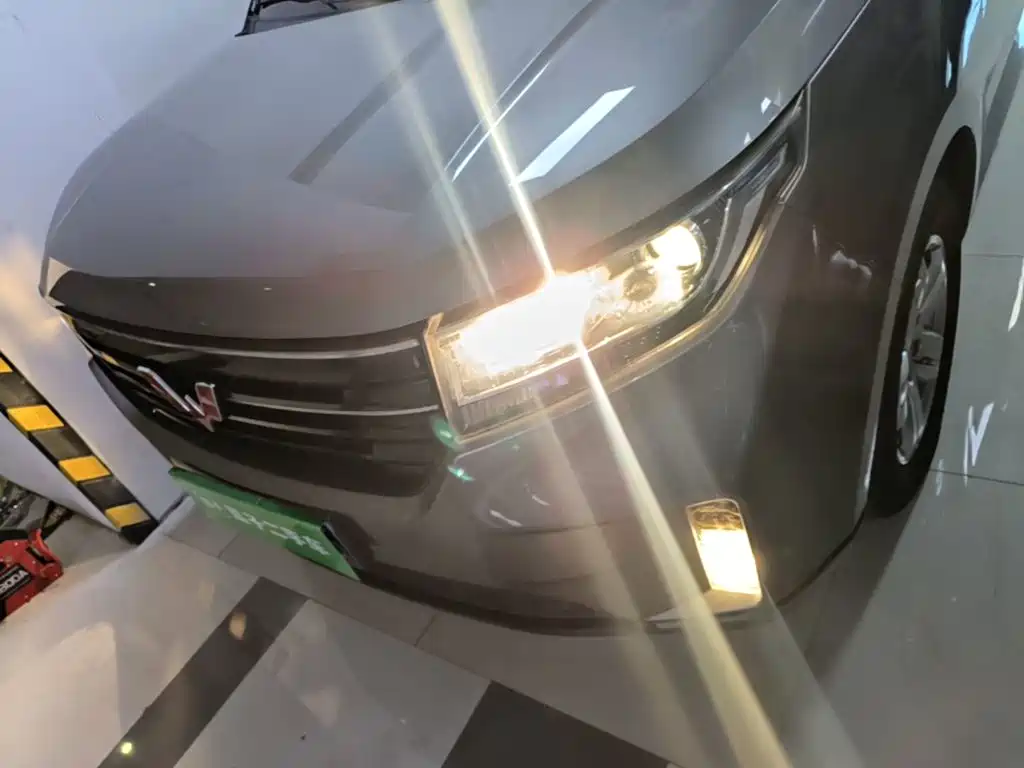 Wuling Hongguang PLUS 2019 — фото 24