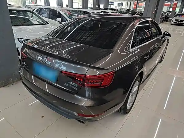 Audi A4L 2017