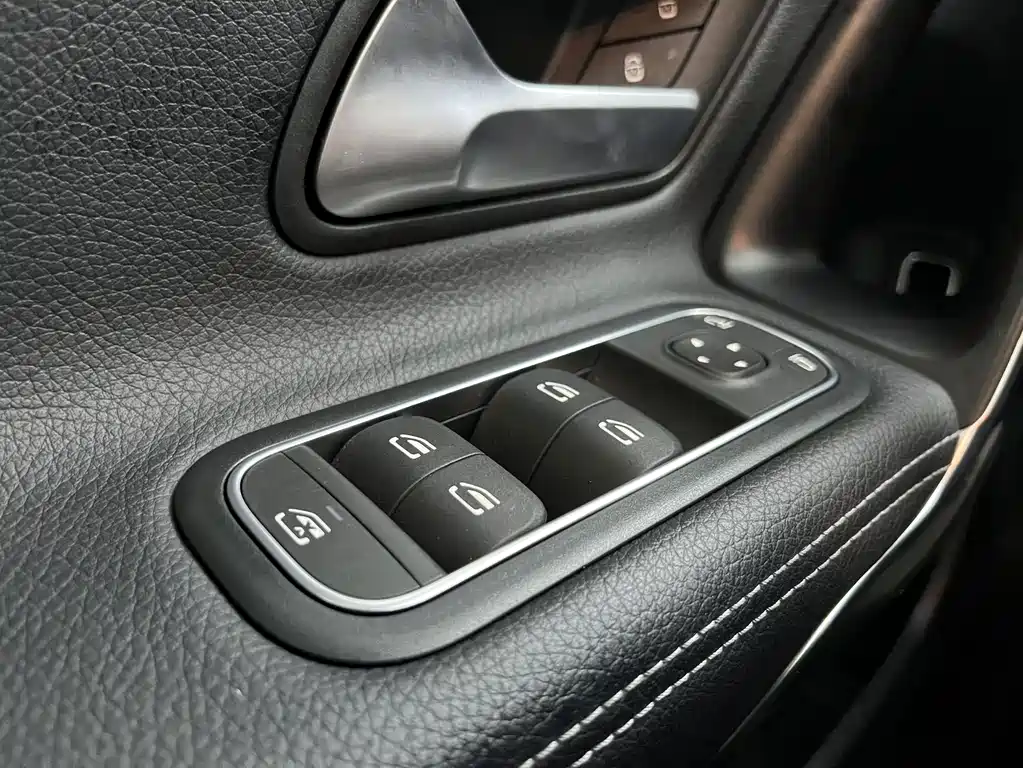 Mercedes-Benz A-Class 2022 — фото 11