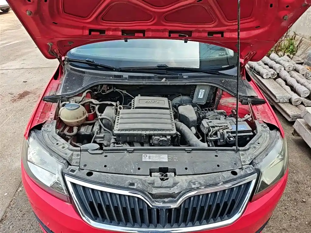 Skoda Rapid Spaceback 2017 — фото 20