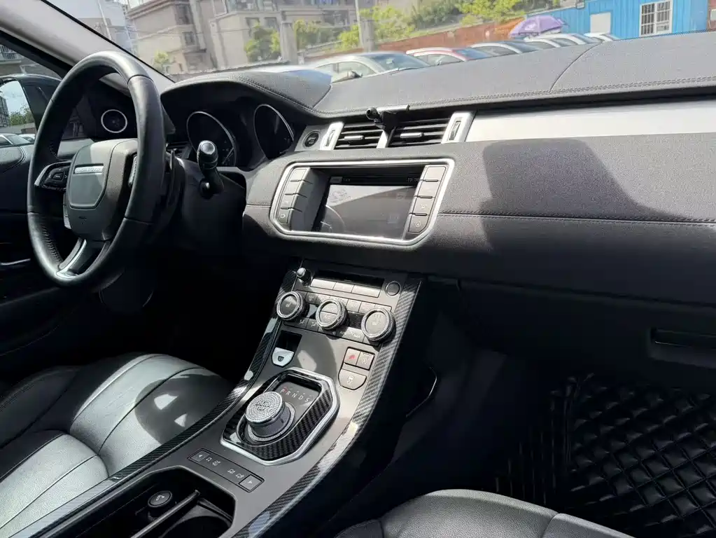 Land Rover Evoque 2016 — фото 11