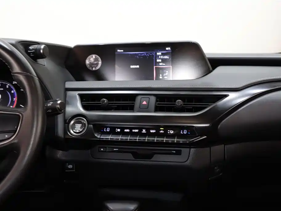 Lexus UX 2022 — фото 13
