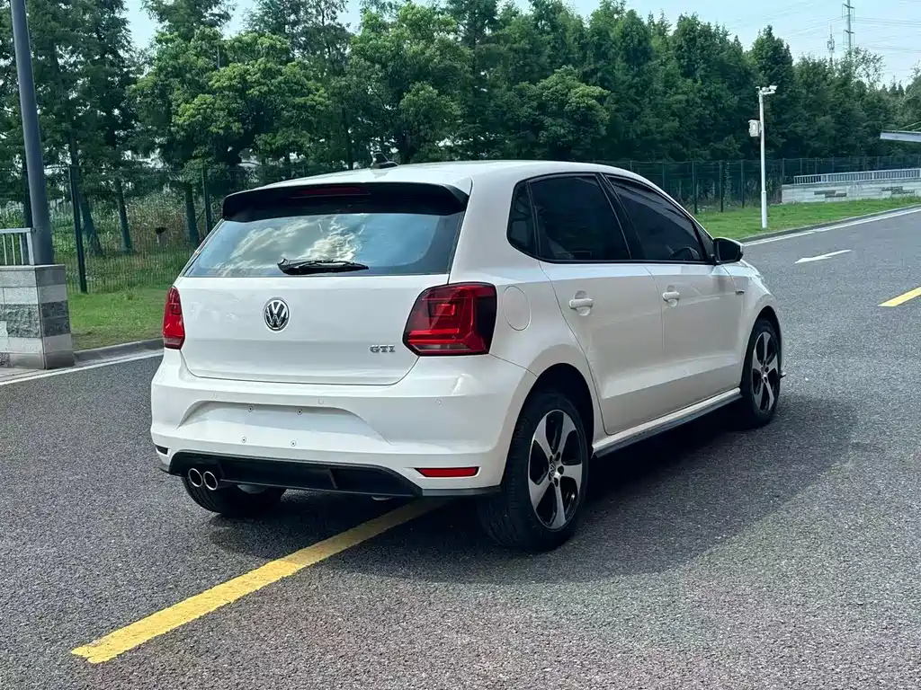 Volkswagen Polo 2016 — фото 15