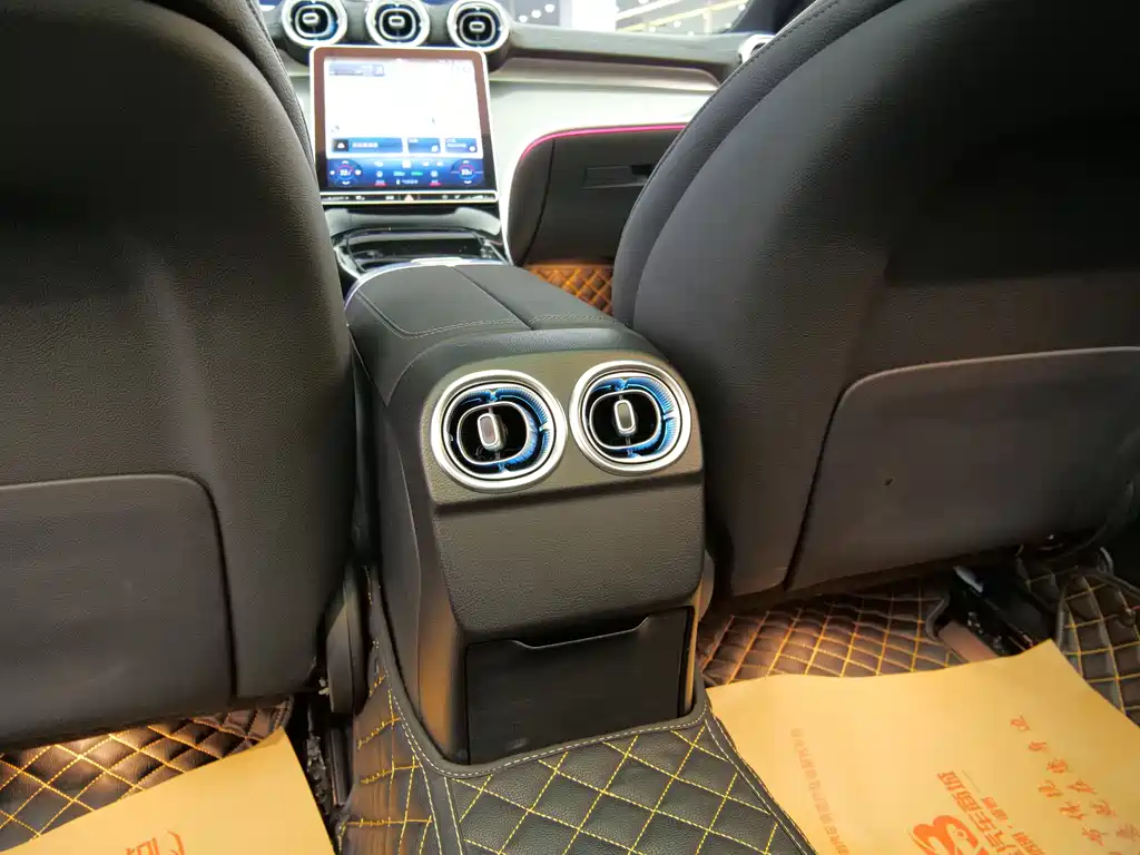 Mercedes-Benz C-Class 2023 — фото 11