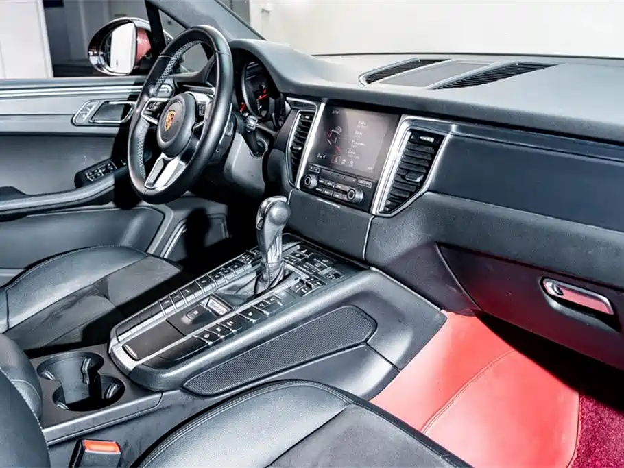 Porsche Macan 2017 — фото 18