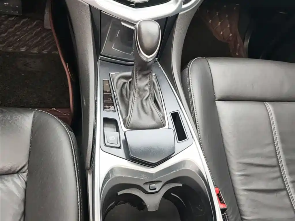 Cadillac SRX 2015 — фото 14