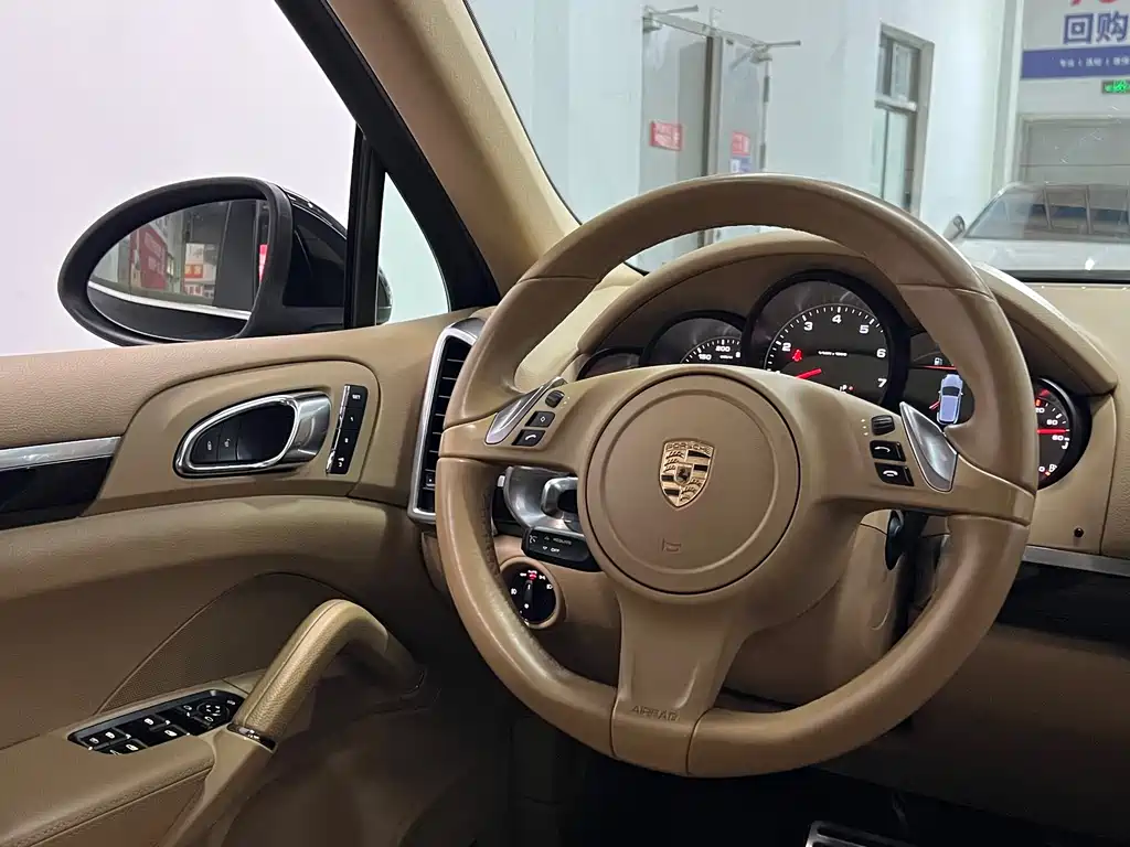 Porsche Cayenne 2014 — фото 10