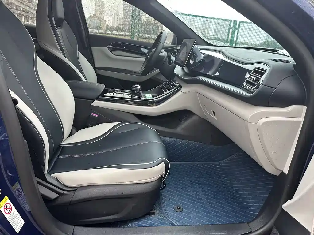 BYD Qin PLUS 2022 — фото 11