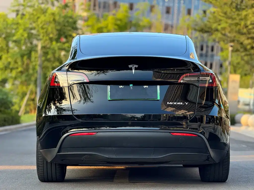 Tesla Model Y 2022 — фото 10