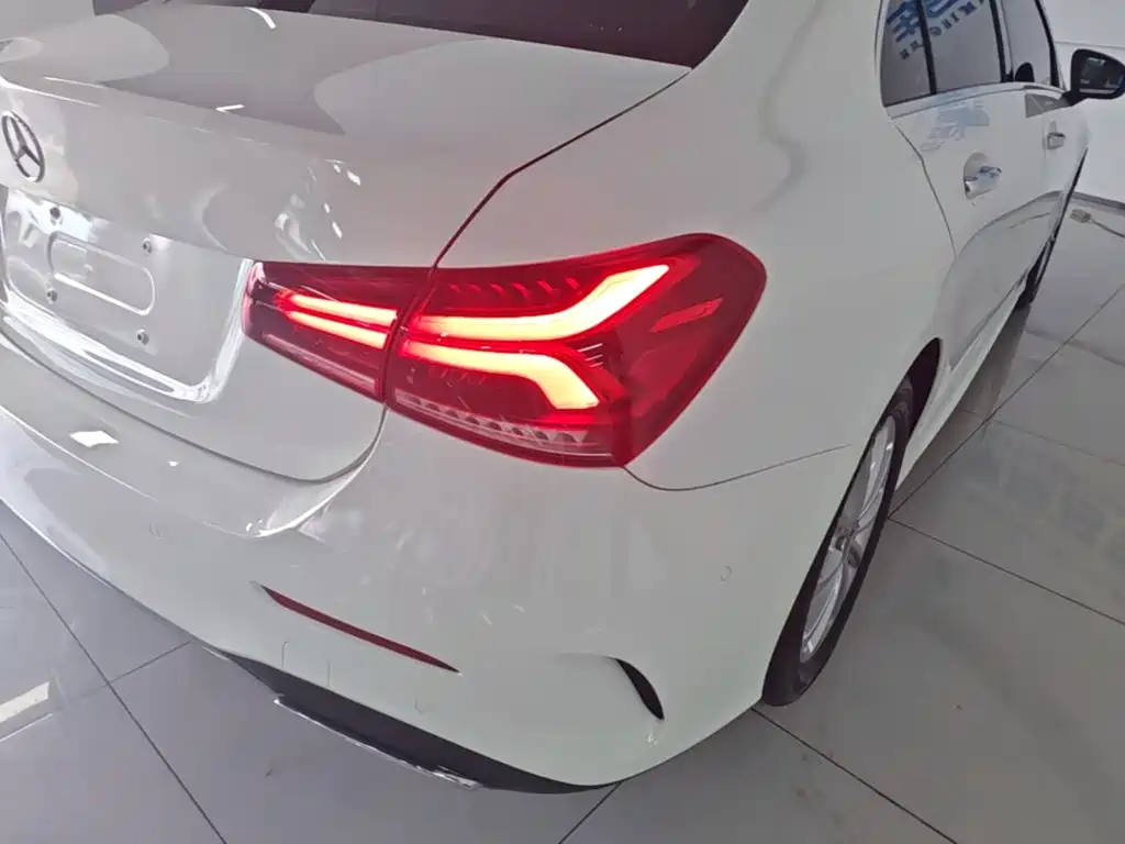 Mercedes-Benz A-Class 2022 — фото 8