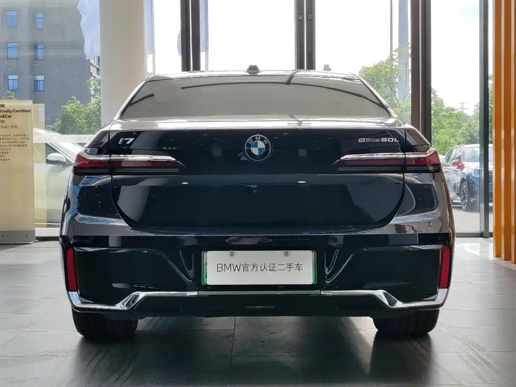 BMW i7 2023 — фото 6