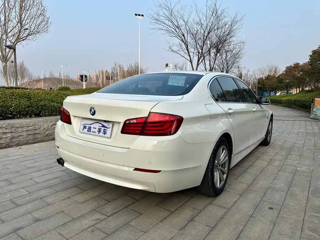BMW 5 Series 2012 — фото 12