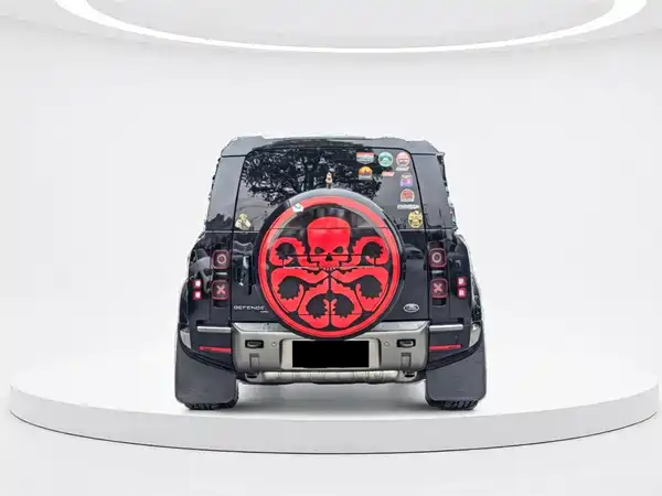 Land Rover Defender 2021