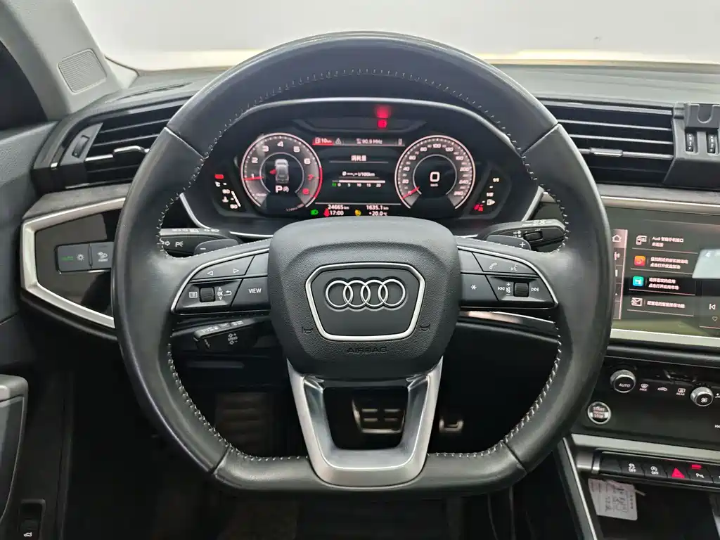 Audi Q3 2022 — фото 12