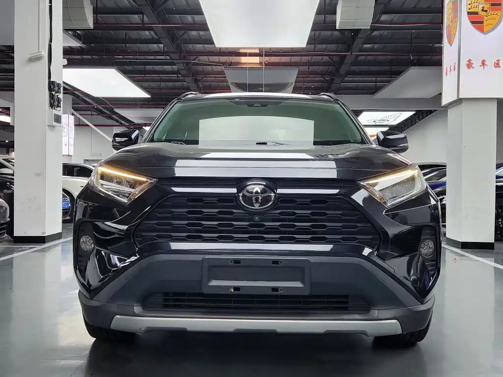 Toyota RAV4 2021