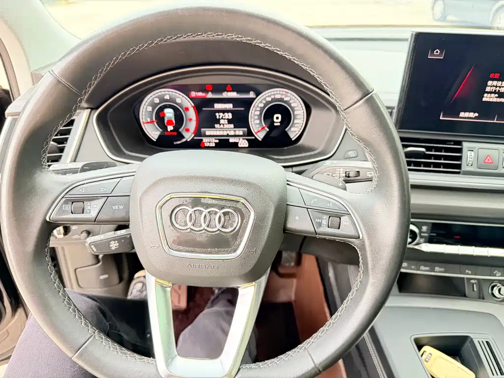 Audi Q5L 2023 — фото 7