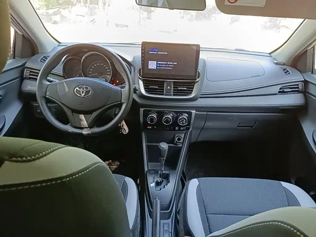 Toyota Yaris L 2021 — фото 10