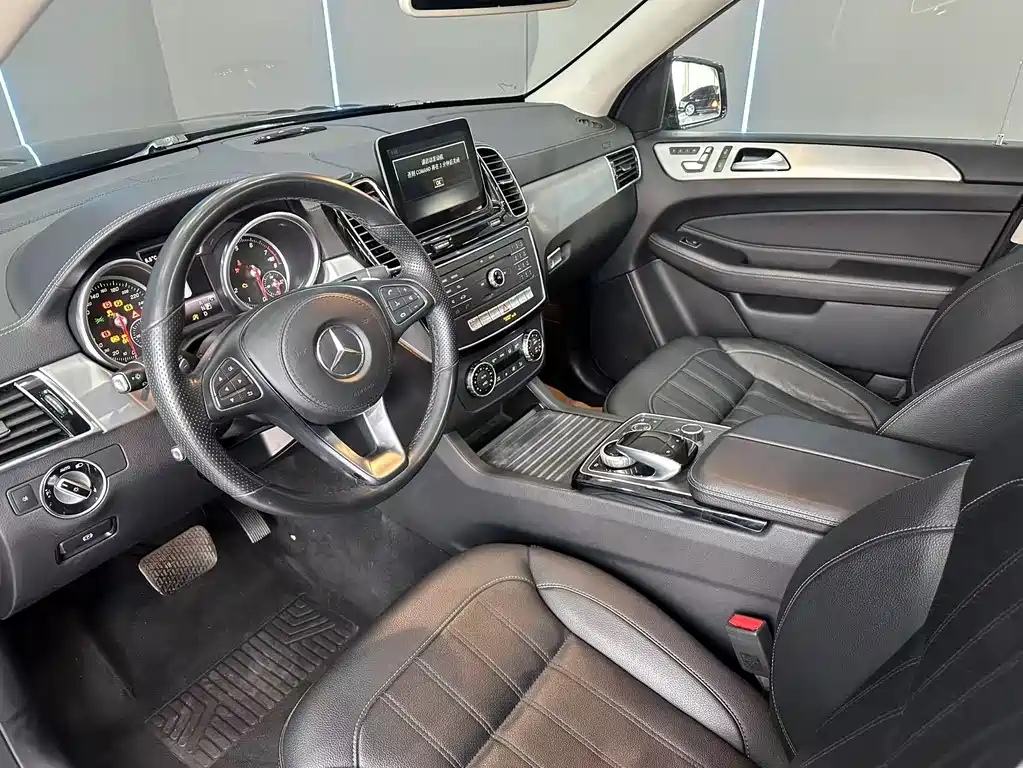 Mercedes-Benz GLS 2017 — фото 11