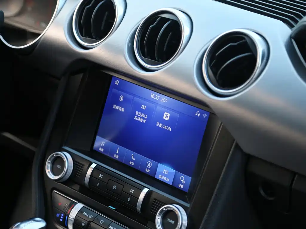Ford Mustang 2021 — фото 15