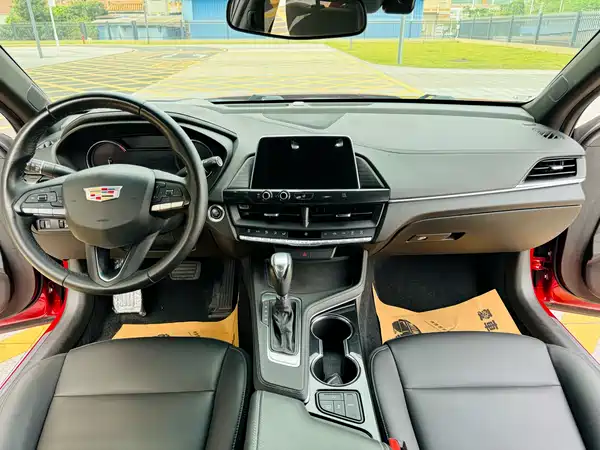 Cadillac CT4 2021