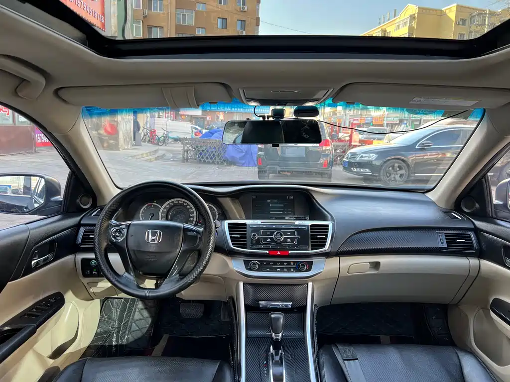 Honda Accord 2015 — фото 7