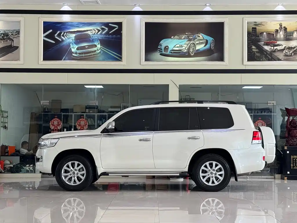 Toyota Land Cruiser 2019 — фото 15