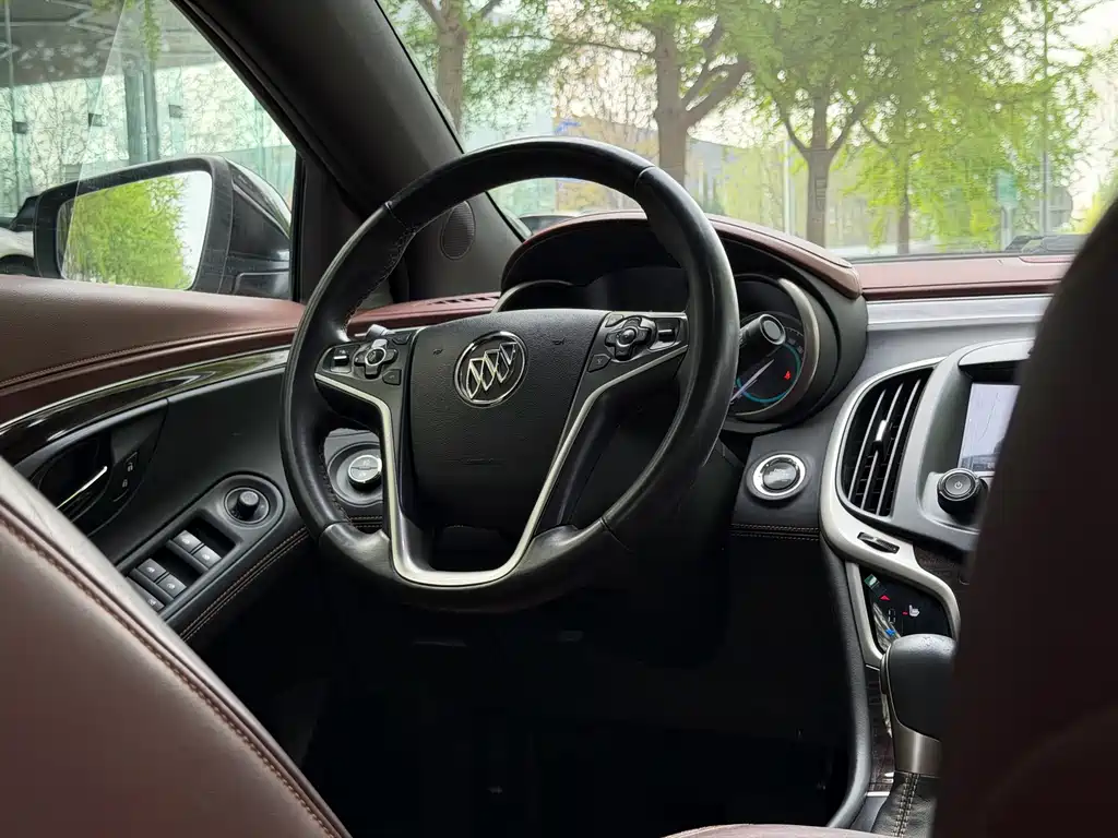 Buick LaCrosse 2015 — фото 24