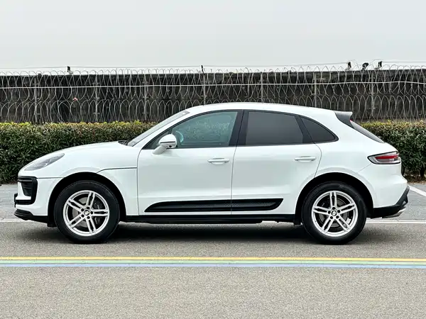 Porsche Macan 2024