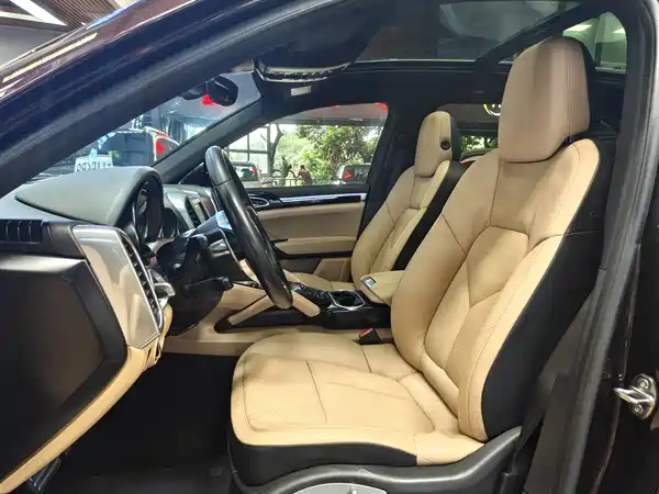 Porsche Cayenne 2015