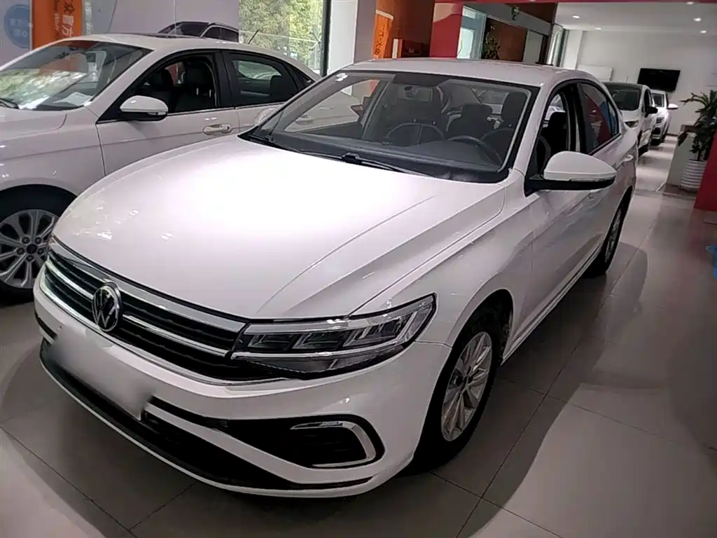 Volkswagen Bora 2023