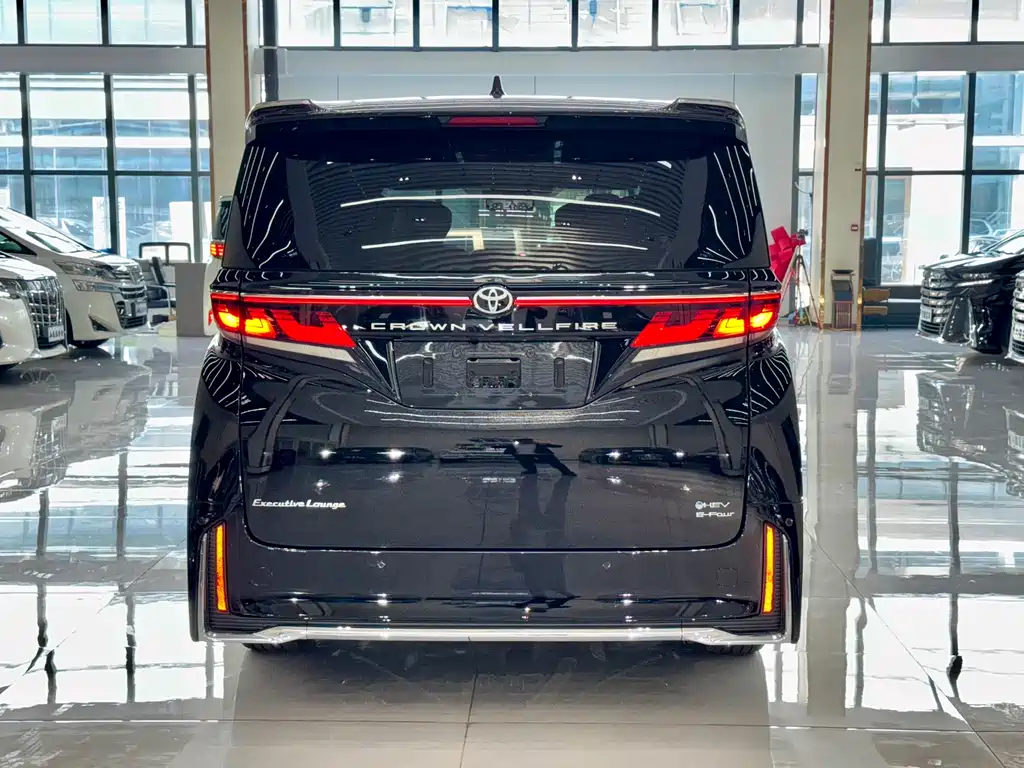 Toyota Vellfire 2025 — фото 10