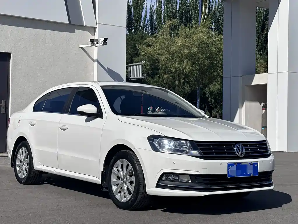 Volkswagen Lavida 2017 — фото 3